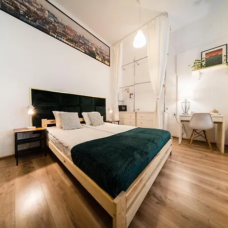 Roller Aparthotel *