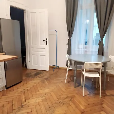 Aparthotel Roller *