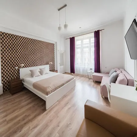 Roller Aparthotel *