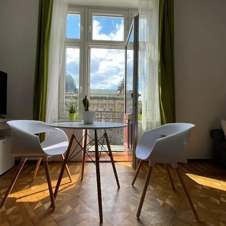 Roller Aparthotel *