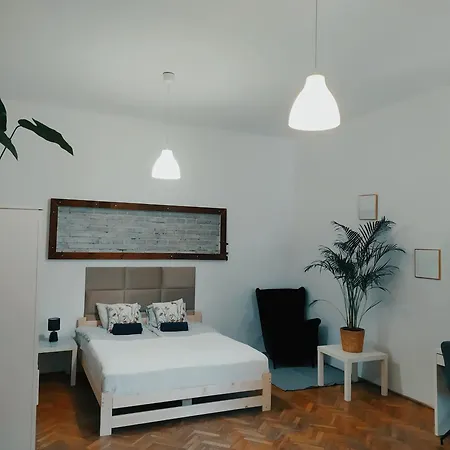 Aparthotel Roller *